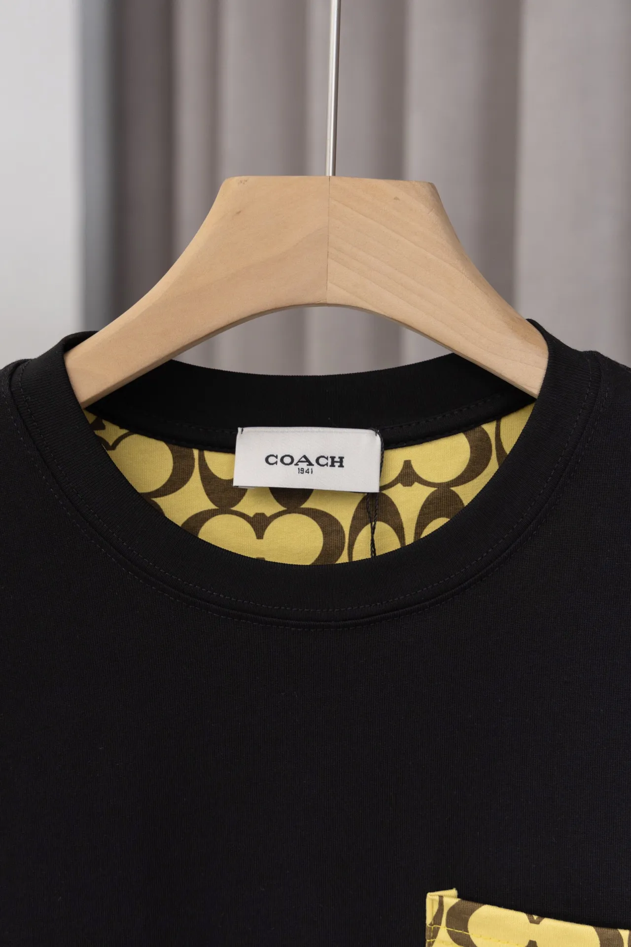 X 025 COACH𦸅Chi 25ss New Arrival T-shirt, presbyopic Series splicing style + left chest pocket design, highly customized. Gram double yarn pure cotton fabric, soft fabric, fashionable Versatile, same style for men and women. Color: solid color. Size: S～XXL.